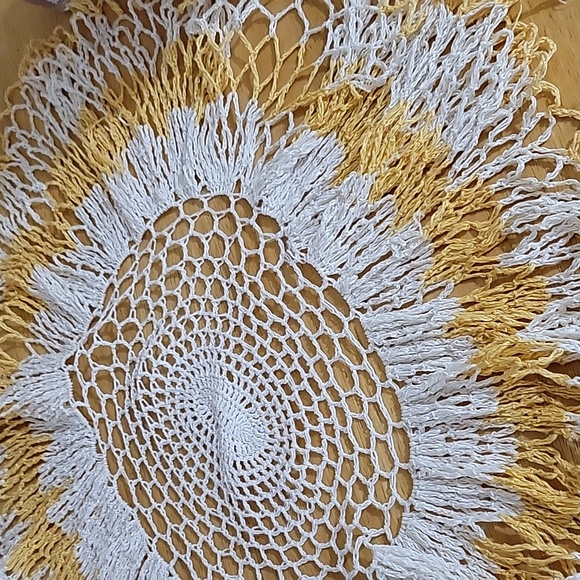 Large doily - Picture 4 of 4